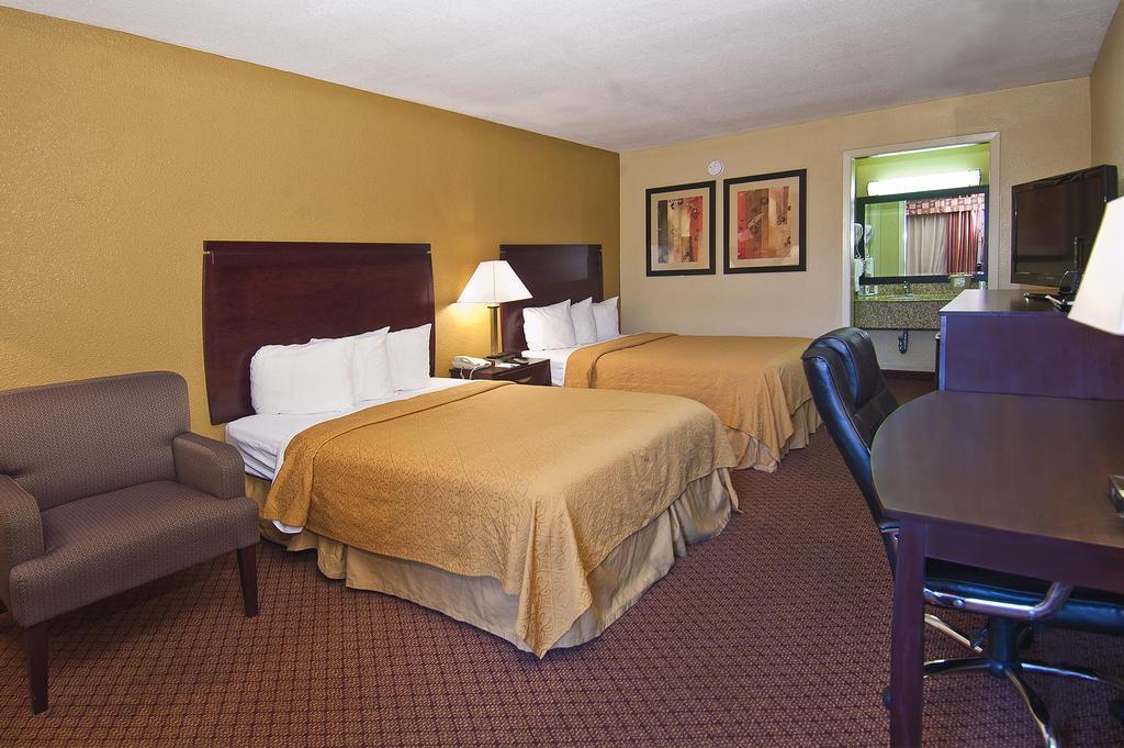 Quality & Baton Rouge West - Hotel 2*