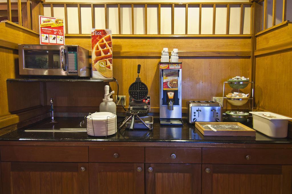 Quality & Baton Rouge West - Hotel