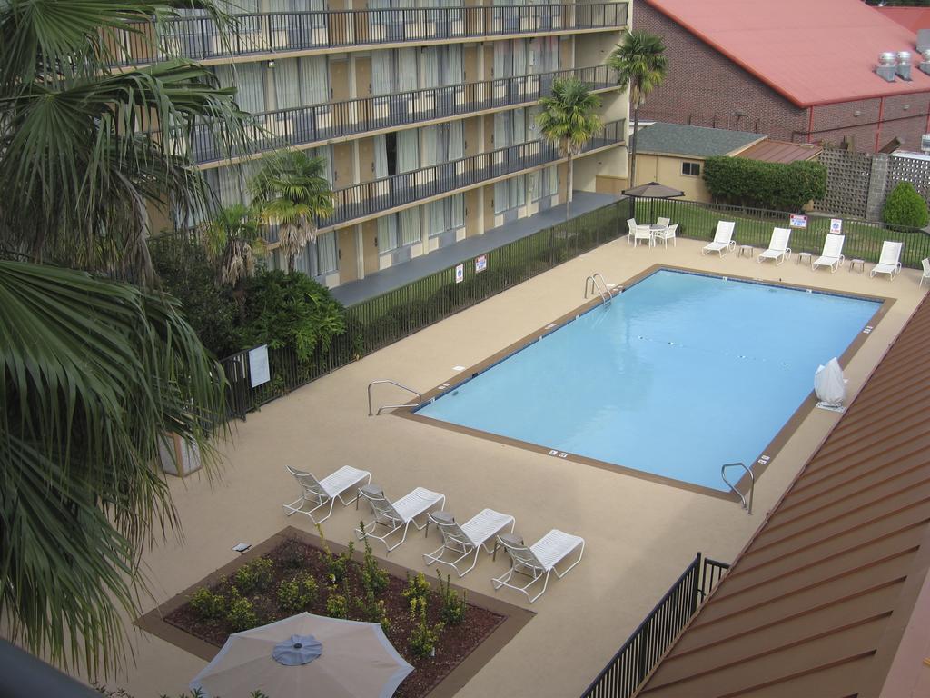 Quality & Baton Rouge West - Hotel 2*