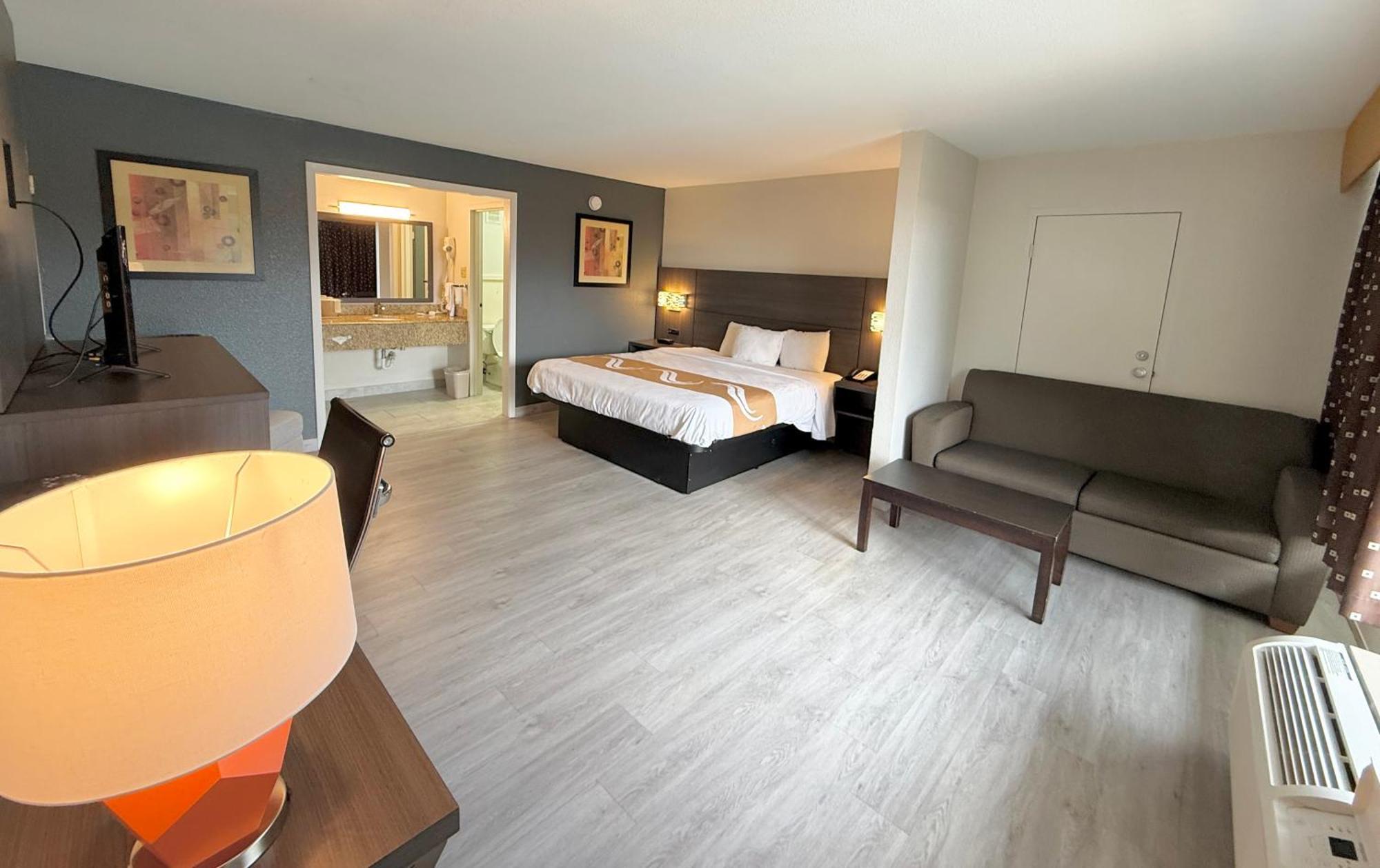Hotel Quality & Baton Rouge West - 2*
