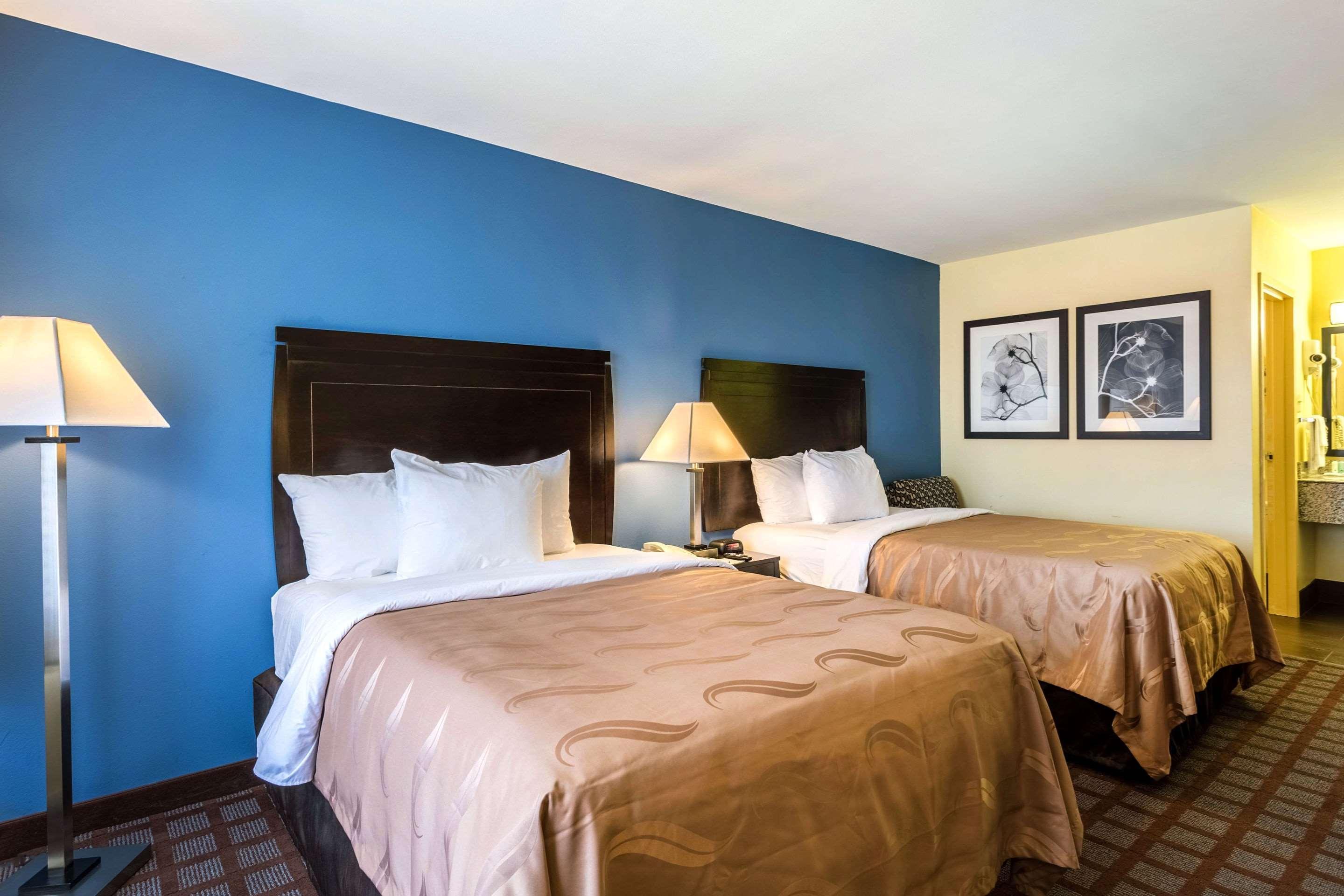 Quality & Baton Rouge West - Hotel 2*