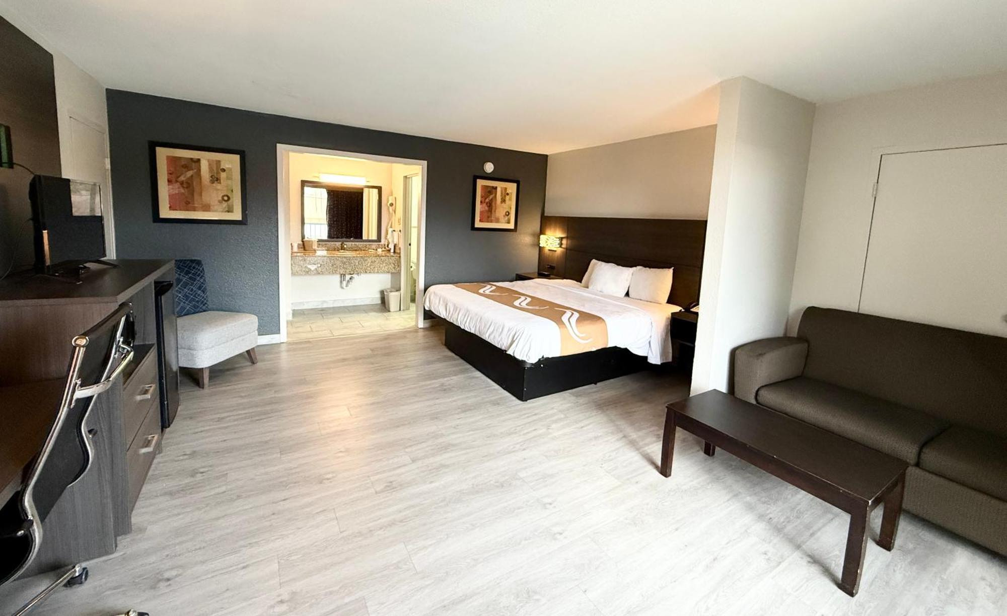 Quality & Baton Rouge West - Hotel 2*