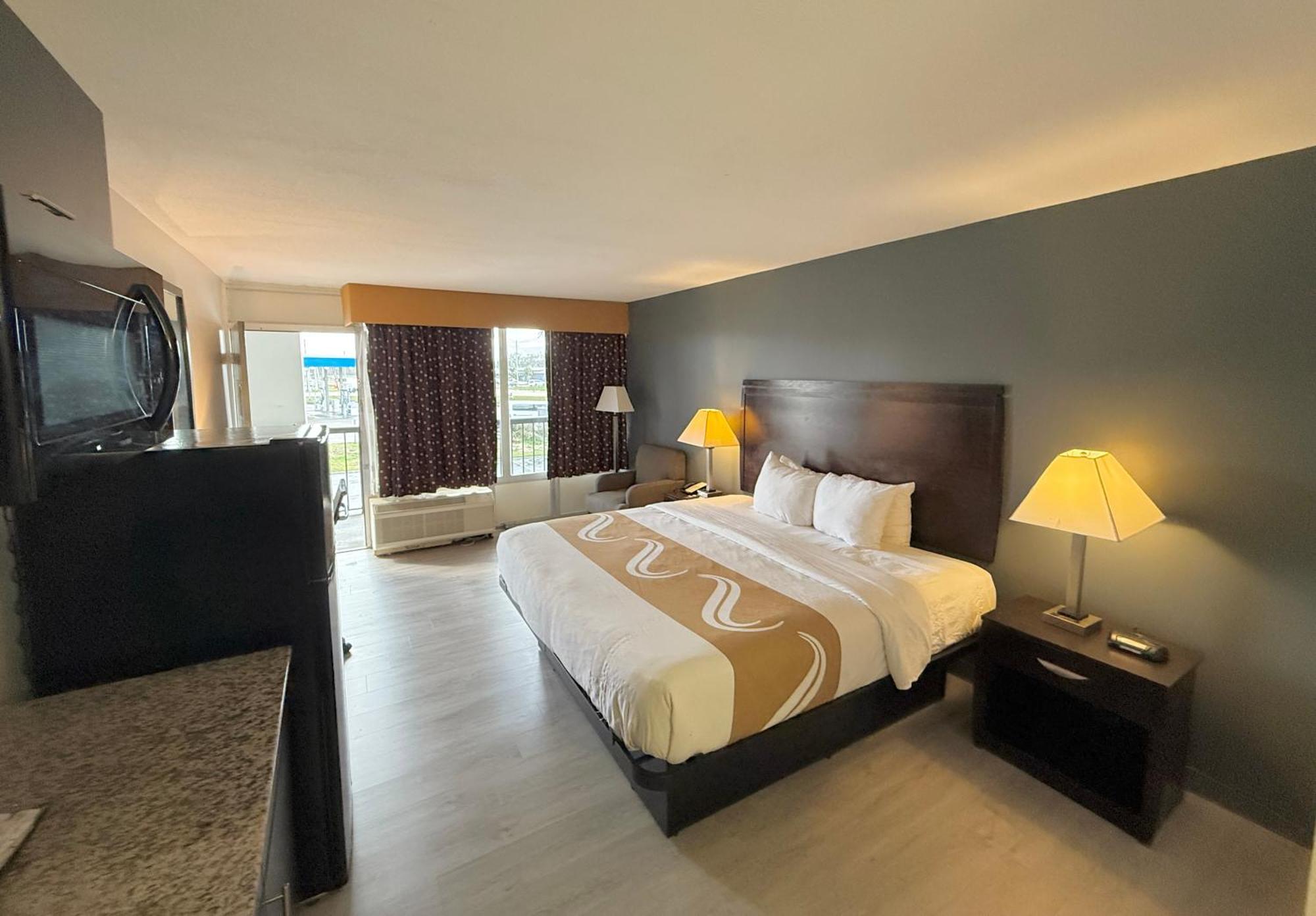 Hotel Quality & Baton Rouge West - 2*