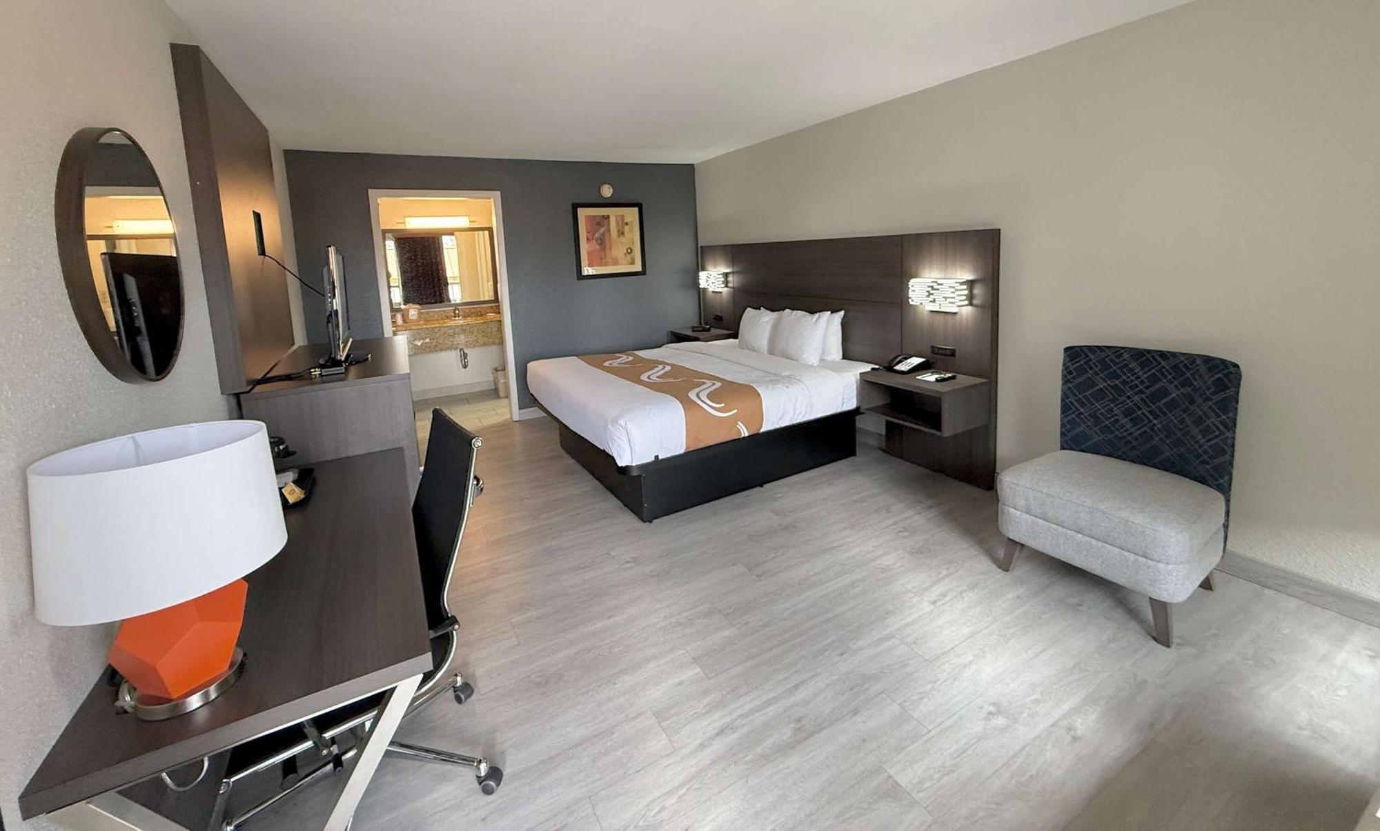 Quality & Baton Rouge West - Hotel 2*