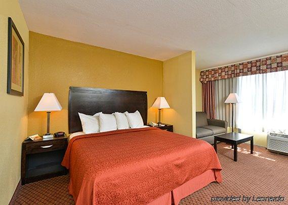 Quality & Baton Rouge West - 2*
